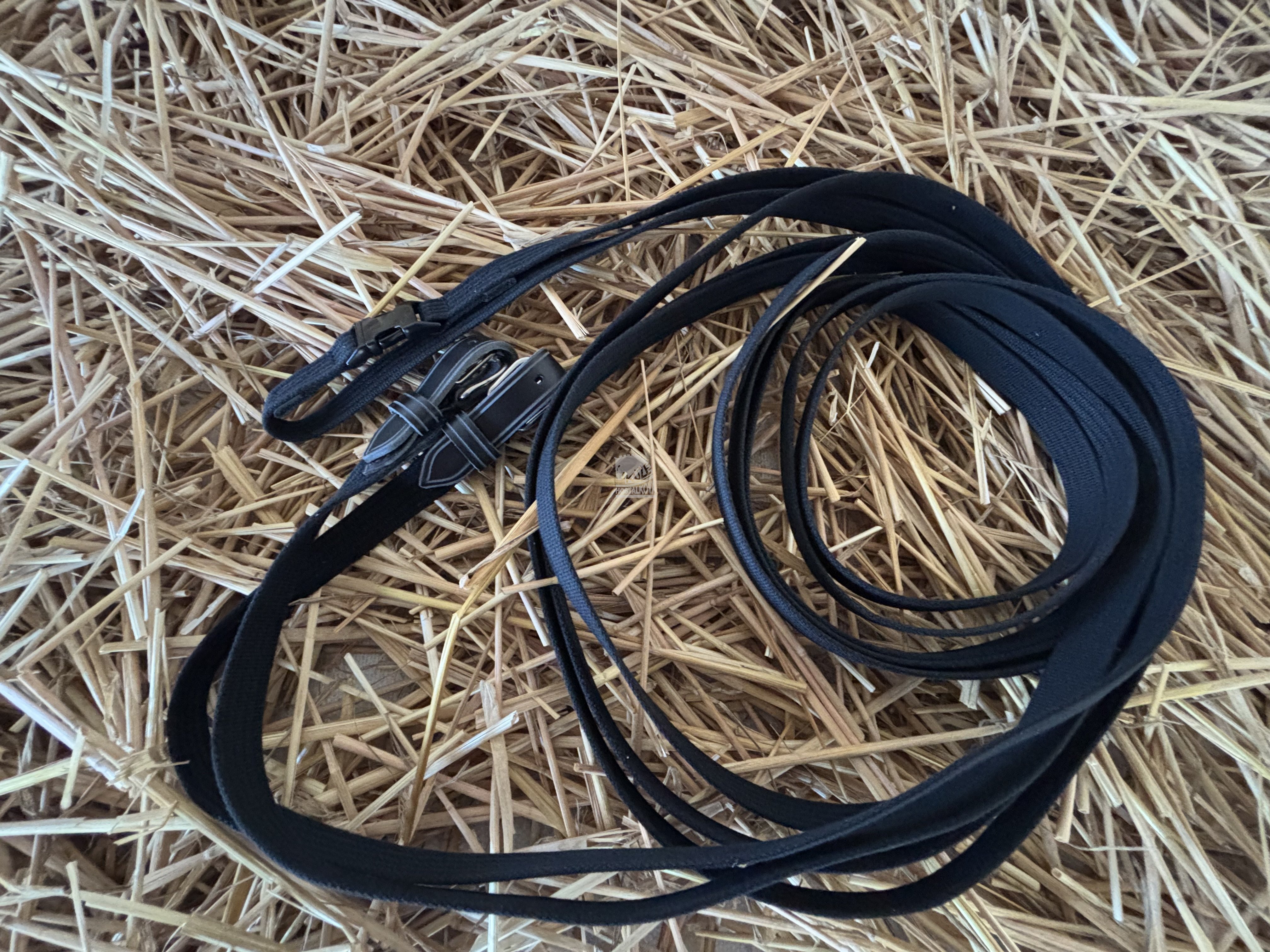 Opratě jedinákové - popruhové